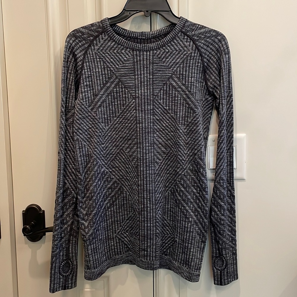 Lululemon geometric print long sleeve top - size 6